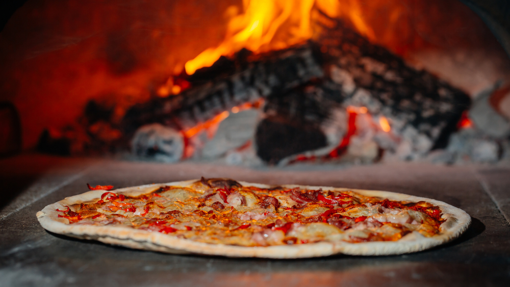 A Culinary Tour: Metro Phoenix’s Top 10 Pizza Havens and Their Must-Try Delights